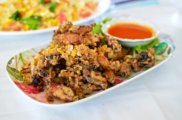 Deep fried squid with garlic and chili sauce — Stock Photo, Image