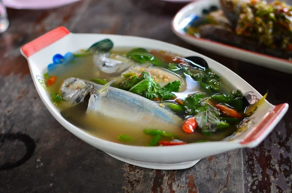 Zuppa di pesce piccante allo sgombro — Foto Stock