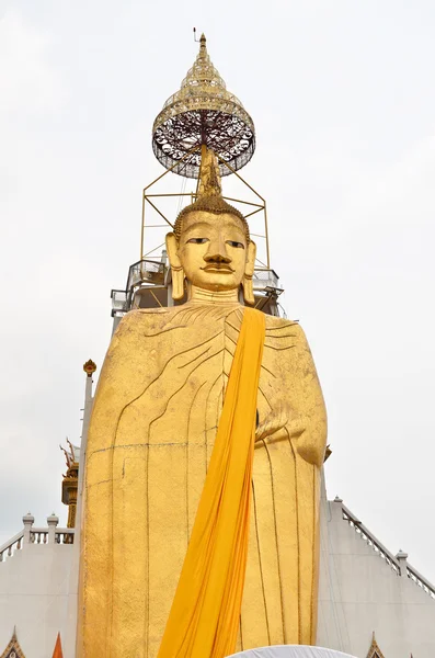 Statua gigante del Buddha d'oro — Foto Stock