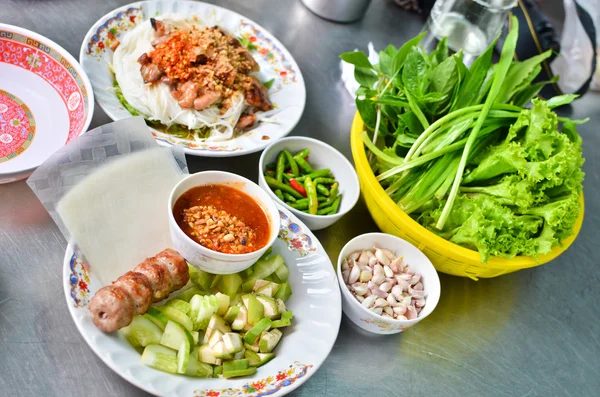 Conjunto de alimentos de estilo vietnamita fresco — Foto de Stock