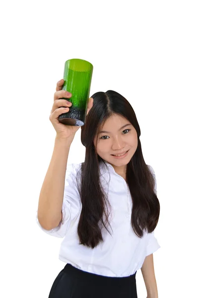 Asiatisk kvinna med ett glas vatten — Stockfoto