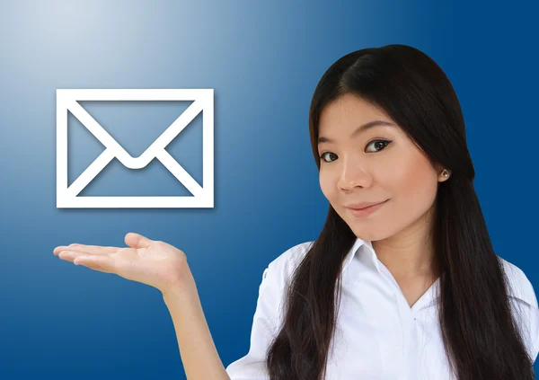 Mujer de negocios y correo electrónico —  Fotos de Stock