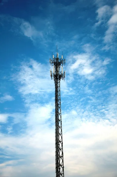 Wieże telefonii komórkowej — Zdjęcie stockowe