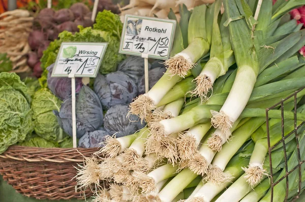 Grönsaker purjolök grönkål — Stockfoto