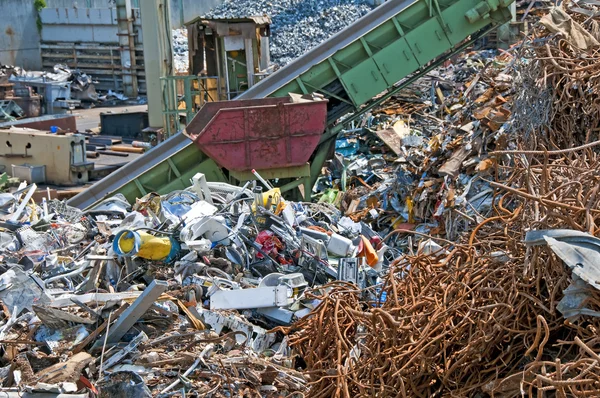 Двор мусора — стоковое фото