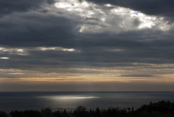 El cielo de otoño en Bulgaria en el Mar Negro . — Foto de Stock