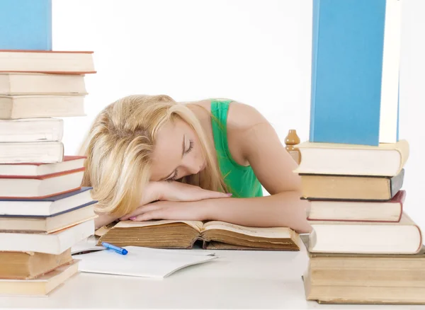 Estudiante cansado se quedó dormido —  Fotos de Stock