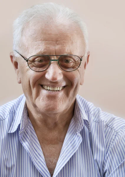 Feliz hombre mayor — Foto de Stock