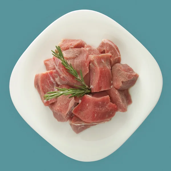 Gryta kött raw ovanifrån — Stockfoto