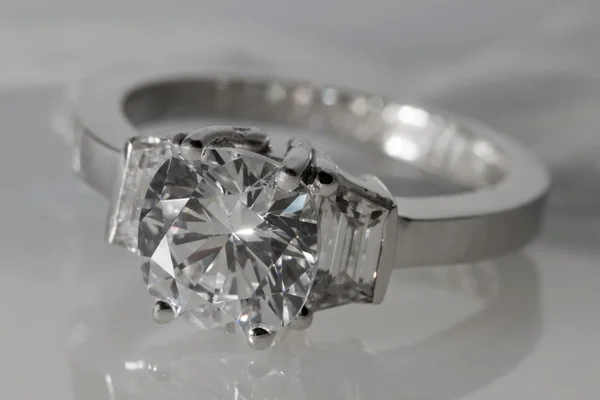 Diamantový prsten makro — Stock fotografie
