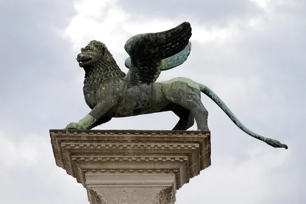 Columna Gryphon Lion — Foto de Stock