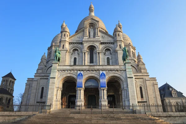 Bazylika sacre-coeur w dzielnicy montmartre, Paryż. — Zdjęcie stockowe