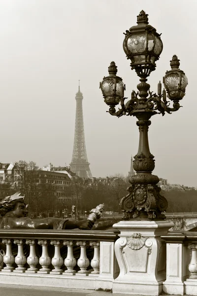 Straat lantaarn op de brug van alexandre iii in Parijs, Frankrijk. Stockafbeelding