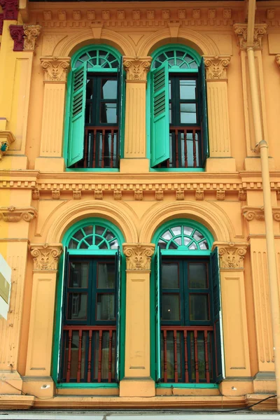 Green wooden windows — Stock Photo, Image