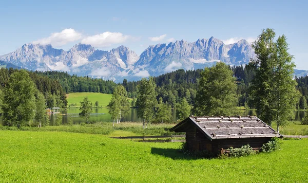 Haus in den Alpen — Stockfoto