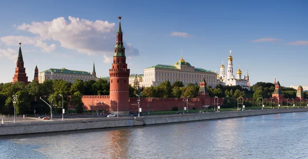 Palácio do Kremlin de Moscou e rio Moskva Fotografia De Stock