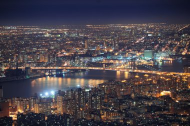 alacakaranlıkta New York'un manhattan skyline havadan görünümü