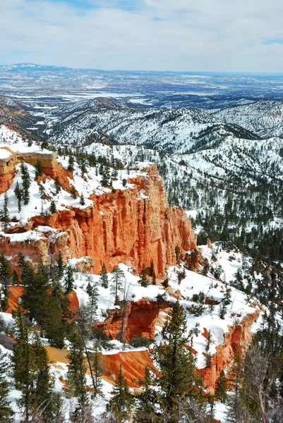 Bryce canyon με χιόνι το χειμώνα. — Φωτογραφία Αρχείου