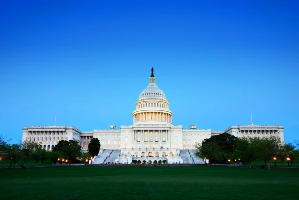 Capitol hill budova za soumraku, washington dc. — Stock fotografie