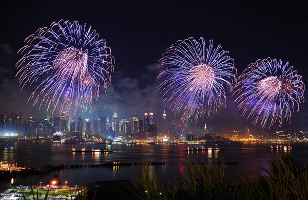 Fuochi d'artificio di Manhattan a New York — Foto Stock