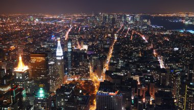 New York'un manhattan skyline havadan görünümü panorama gün batımında