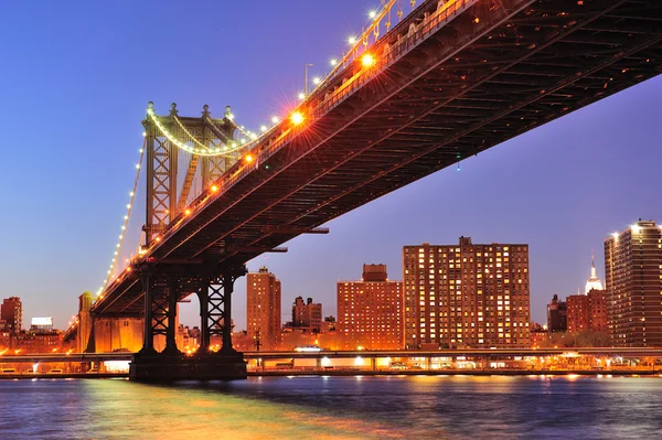 Nowym Jorku manhattan bridge nad east river — Zdjęcie stockowe