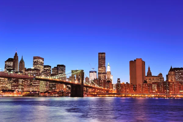 Бруклинский мост с центром Нью-Йорка — стоковое фото