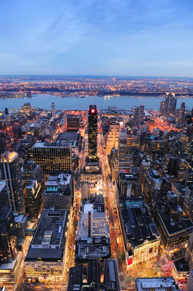 New York City Manhattan skyline aerial view at dusk — Stock Photo, Image