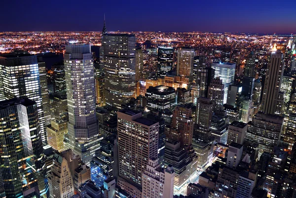 Luchtfoto uitzicht op de skyline van stedelijke stad — Stockfoto