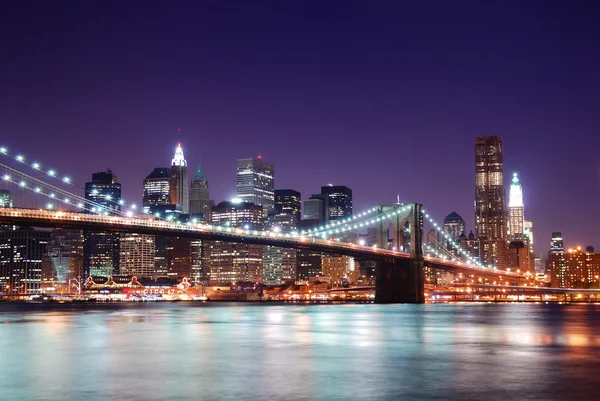 Manhattan Skyline e Brooklyn Bridge — Fotografia de Stock