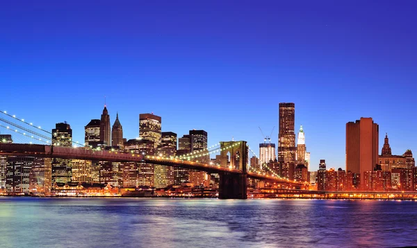 Brooklyn Bridge mit New York City Manhattan Downtown — Stockfoto