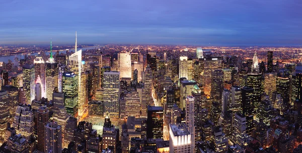 New Yorku manhattan krát náměstí v noci — Stock fotografie