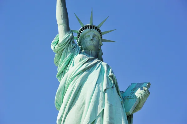 Statua wolności zbliżenie na Manhattanie w Nowym Jorku — Zdjęcie stockowe