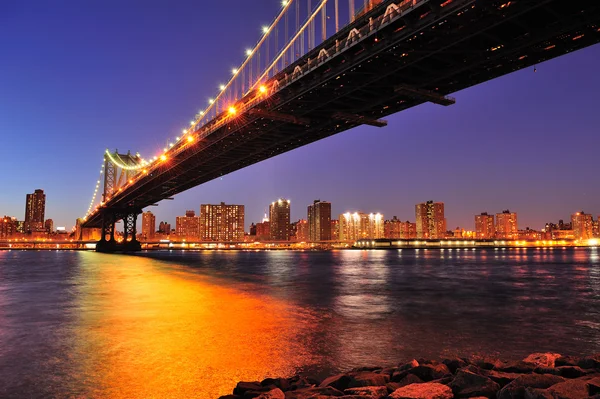 New York City Manhattan Bridge sull'East River — Foto Stock