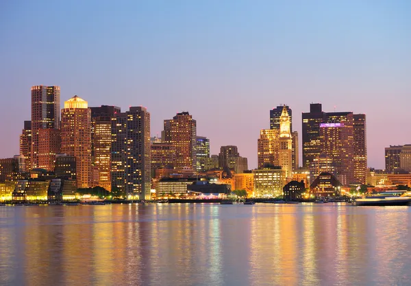 Boston downtown panorama alacakaranlıkta — Stok fotoğraf