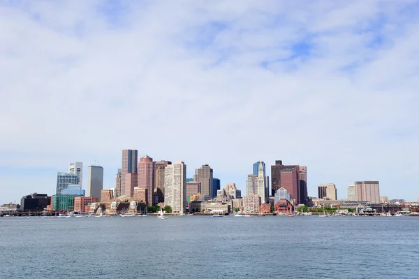 Boston skyline over zee — Stockfoto
