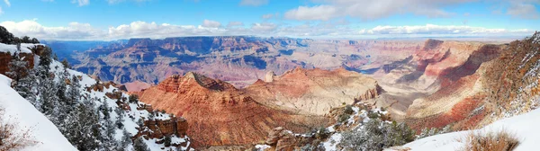 Vista panorâmica do Grand Canyon no inverno com neve — Fotografia de Stock