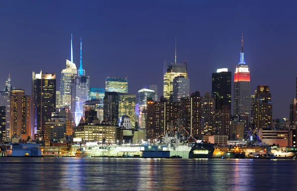 Ciudad de Nueva York Manhattan horizonte del centro al atardecer — Foto de Stock