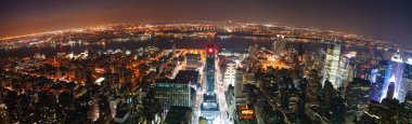 New York'un manhattan skyline havadan görünümü panorama gün batımında