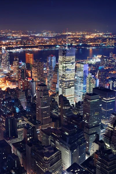 Vista aérea de la ciudad de Nueva York por la noche — Foto de Stock
