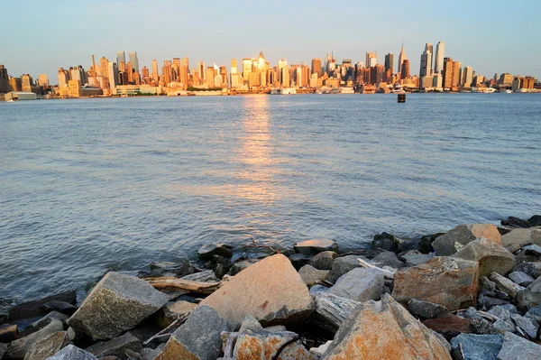 Hudson Nehri kıyısındaki New York City Manhattan — Stok fotoğraf