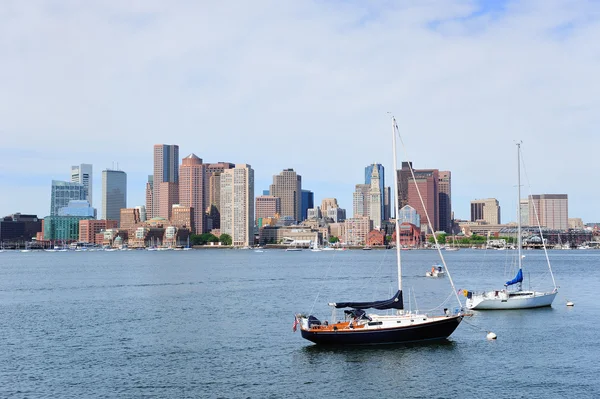 Ciudad de Boston skyline con barco —  Fotos de Stock