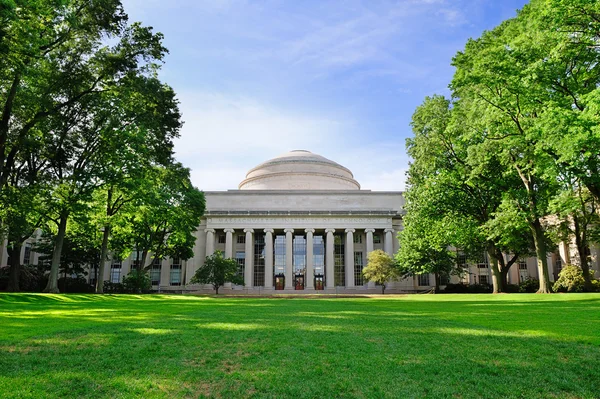 波士顿麻省理工学院的校园 — 图库照片
