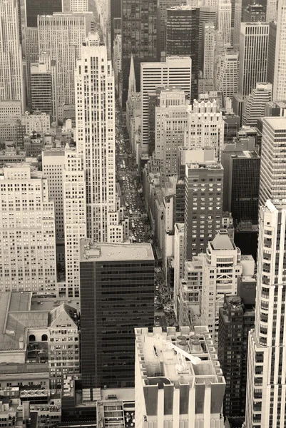 New york city manhattan skyline luchtfoto zwart-wit — Stockfoto