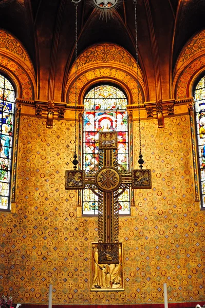 Крест в Бостонской церкви Троицы — стоковое фото