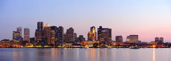 Boston panorama do centro da cidade ao entardecer — Fotografia de Stock