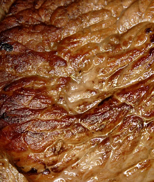 Крупним планом шматок смаженого стейка — стокове фото