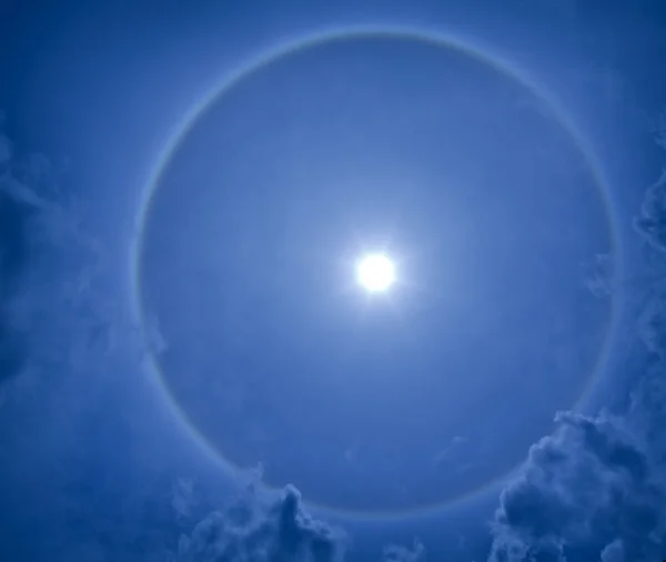 12時位置の太陽のコロナ — ストック写真