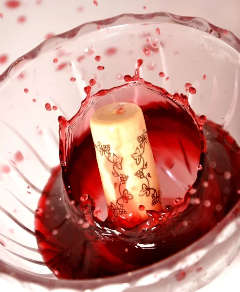 Sughero in spruzzi di vino rosso — Foto Stock