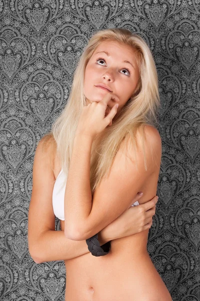 Sexig ung tjej i vita underkläder — Stockfoto
